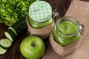 El jugo detox de manzana y cilantro que te hará perder peso rápido