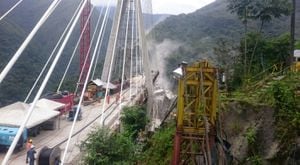 ¡Atención! Puente se desplomó en vía Bogotá- Villavicencio