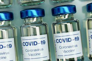 ¿Quiénes no pueden recibir la vacuna contra COVID-19?: las advertencias que debes conocer