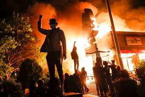 De Estados Unidos a Francia: se extienden manifestaciones contra brutalidad y racismo policial a Europa