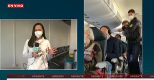 “El avión fue rodeado por la policía”: Andrea Aristegui vivió tensos momentos mientras viajaba a Polonia