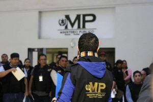 MP y CICIG realizan operativo por caso de corrupción en municipalidad de Quetzaltenango