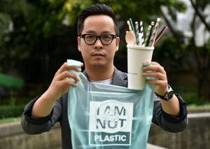 Científico indonesio crea bolsa plástica biodegradable a base de yuca