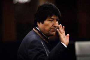 La directora de la cadena RT ofrece trabajo a Evo Morales