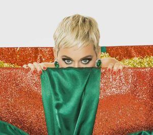 ¿Ya la escuchaste? Katy Perry abre la Navidad con 'Cozy Little Christmas'
