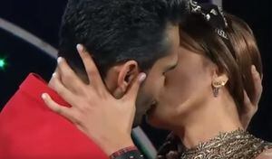 Fabián Ríos se besa una y otra vez a Mónica Pastrana