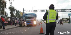 Segundo día paralización de buses en Quito: Pocas unidades se observaron este martes; Trole y Ecovía extendieron sus horarios