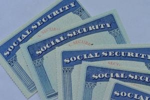¿Por qué no se ve reflejado el aumento en el cheque del Seguro Social?