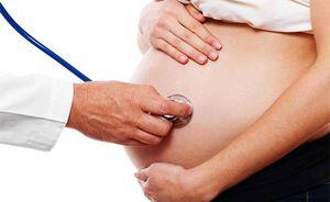 Estudio afirma que embarazadas pueden transmitir coronavirus a sus hijos
