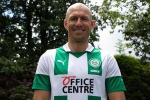 Arjen Robben sale del retiro y jugará con el club donde se formó