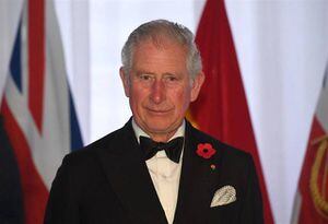 El Príncipe Carlos celebra sus 70 años con una hermosa foto histórica
