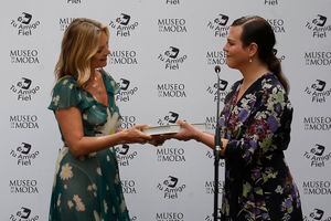 ¡Pura elegancia! Kate Moss nombró a Daniela Vega como embajadora del Museo de la Moda