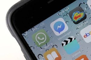 WhatsApp impone un límite de contactos para compartir mensajes