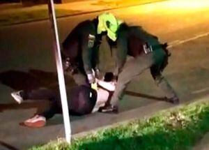 VIDEO: Conmoción en Colombia por muerte de abogado tras brutal agresión de policías