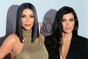 Kim Kardashian avergonzó a su hermana Kourtney por las redes sociales