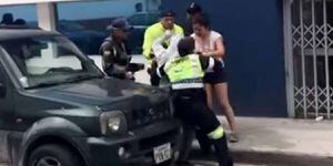 Sanciones por agredir a agentes de tránsito en Ecuador