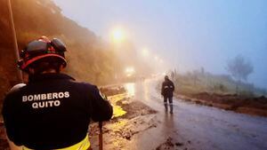 Quito: varias emergencias debido a fuertes lluvias en la capital