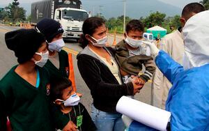 Crisis por coronavirus obliga a venezolanos en Colombia a retornar a su país