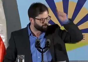 “¡Le exijo respeto!”: Gabriel Boric pierde la paciencia con manifestante en Calama