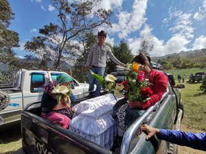Entierran a víctimas del accidente de tránsito en Tajumulco