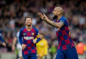 Vidal anotó golazo para triunfo parcial del Barcelona sobre el Alavés