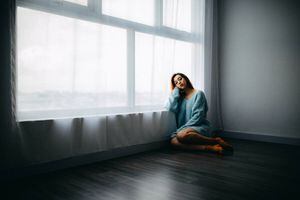 Tristeza durante o período menstrual afeta cerca de 80% das mulheres; como lidar com ela?