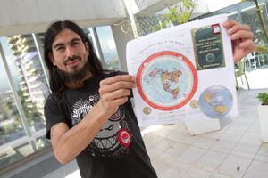 Están todos equivocados: este es el chileno que afirma que la Tierra es plana