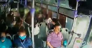 Conmoción por mujer que fue atacada brutalmente por su esposo en un bus en México