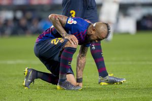 ¿Un Rey en París? En España señalan que Vidal podría entrar en el trueque del Barcelona por Neymar