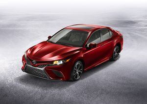 Camry 2020 ofrece tecnología, deportividad y desempeño