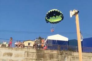 Youtuber muere al intentar grabarse saltando en paracaídas
