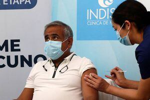 Doctor Ugarte tras ser vacunado contra el coronavirus: "Es realmente una inyección de esperanza"