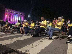 Pensionados realizan desobediencia civil frente a El Capitolio