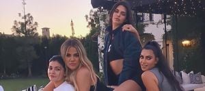 Hermanas Kardashians celebran la Navidad con derroche de lujos