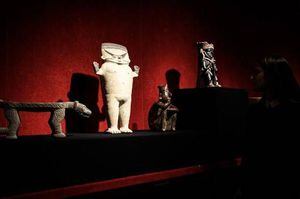 Subastan en París colección de arte precolombino pese a protestas de México