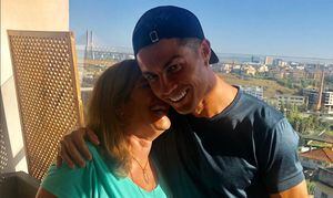 Mamá de Cristiano Ronaldo da su primer mensaje tras estar al borde de la muerte