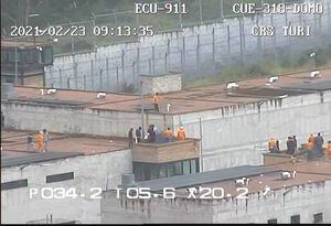 Las imágenes de los amotinamientos en penitenciarías de Guayaquil y Cuenca