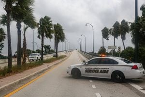 Florida se prepara para recibir el impacto del poderoso huracán Dorian
