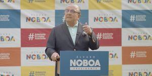 Álvaro Noboa hizo su propio "debate presidencial" en solitario, pese a que su candidatura no fue avalada por el CNE