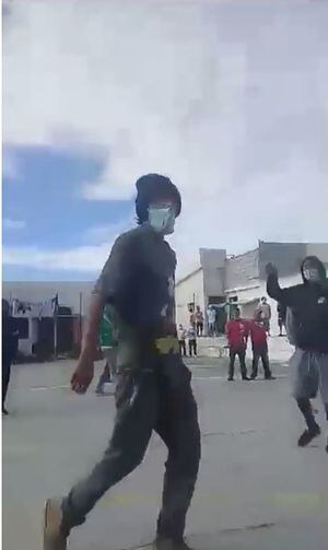 Videos: policías heridos en motín en cárcel de Ambato