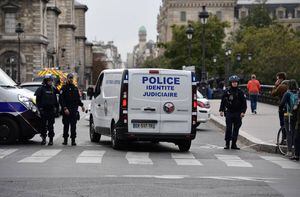 París de luto: cinco muertos en ataque con cuchillo en jefatura policial