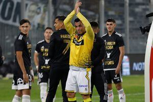 “Hoy toca despedirme de ustedes”: Esteban Paredes oficializó su retiro del fútbol