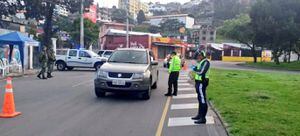 ¡Quito se radicaliza! Se llevarán los autos con "winchas" si se incumple restricciones por COVID-19