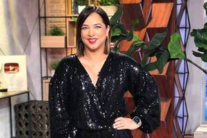 Adamari Lopez impone tendencia con un hermoso vestido de cuero para el 2020