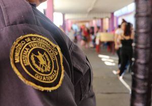 Autoridades realizan requisas simultáneas en cinco cárceles del país
