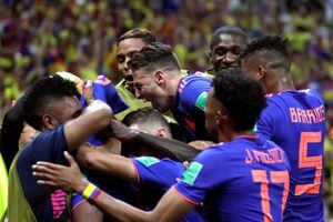 ¡Feliz día, Papá Pékerman! De regalo, sus muchachos bailaron a Polonia (3-0)