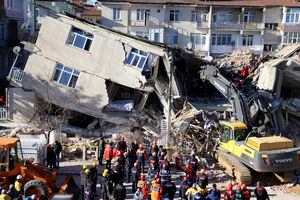 Aumentan a 21 los muertos por un sismo en el este de Turquía
