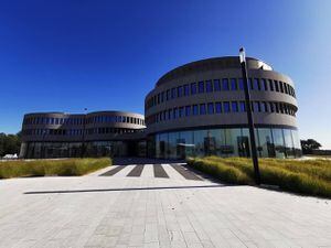 Huawei nos llevó a conocer los cuarteles centrales de Leica en Alemania [FayerWayer TV]
