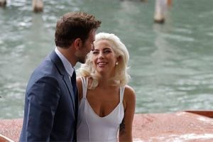 VIDEO: La presentación en Las Vegas con la que los fanáticos quedaron convencidos del romance entre Bradley Cooper y Lady Gaga