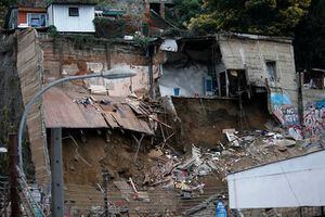 Tragedia en Valparaíso: elevan a seis las víctimas fatales tras derrumbe de vivienda en cerro Bellavista
